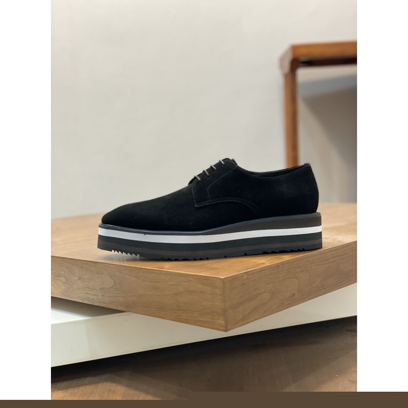 Pra*a casual shoes